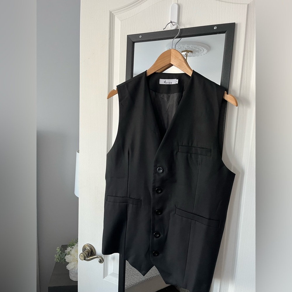 OYOG black vest
